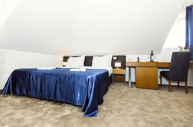 Standard, Twin Beds, Attic، Hotel Marul 2/5