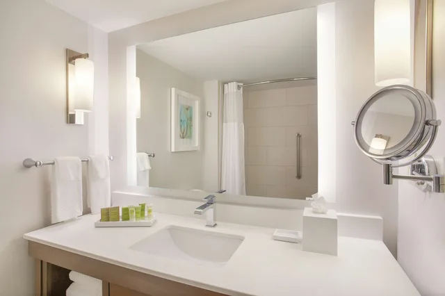 غرفة قياسية بسرير كينج، Hilton Naples 6/9