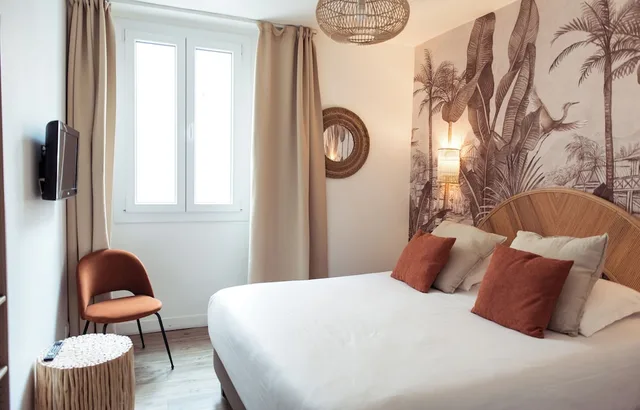غرفة عائلية رباعية بسرير كينج وأسرّة بطابقين، Hotel Kyriad Marseille Centre Paradis Prefecture 3/10