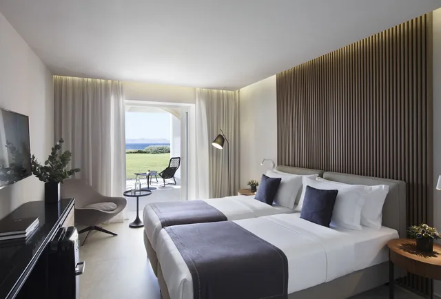 جناح فاخر بسرير كينج وسريرين منفصلين بغرفتي نوم، Neptune Luxury Resort 3/5