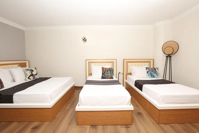 غرفة قياسية رباعية، Azze Hotel 5/10