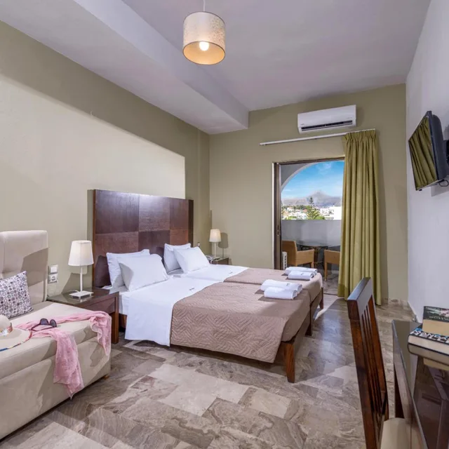 غرفة ثلاثية، Vanisko Hotel 1/9