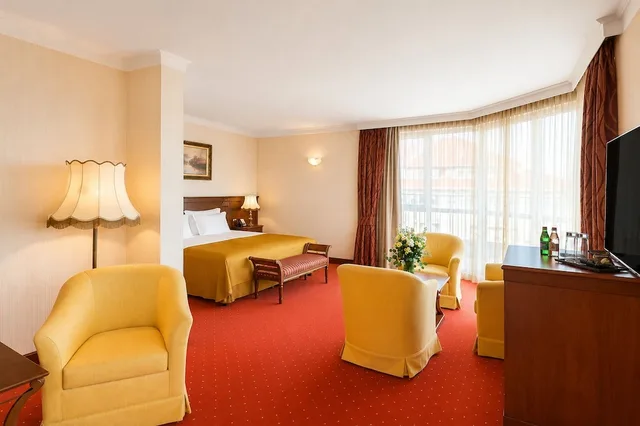 جناح جونيور بسرير كينج، Crystal Palace Boutique Hotel 8/10