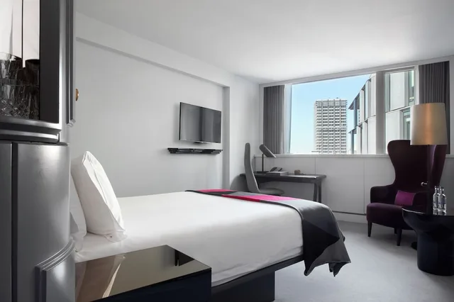 غرفة قياسية بسرير كوين، Sea Containers London 3/10