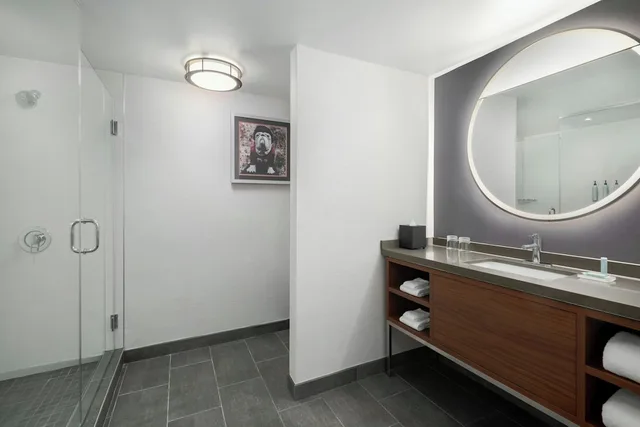 Deluxe, Studio, King Bed, Sofa, Courtyard Athens Downtown 2/2