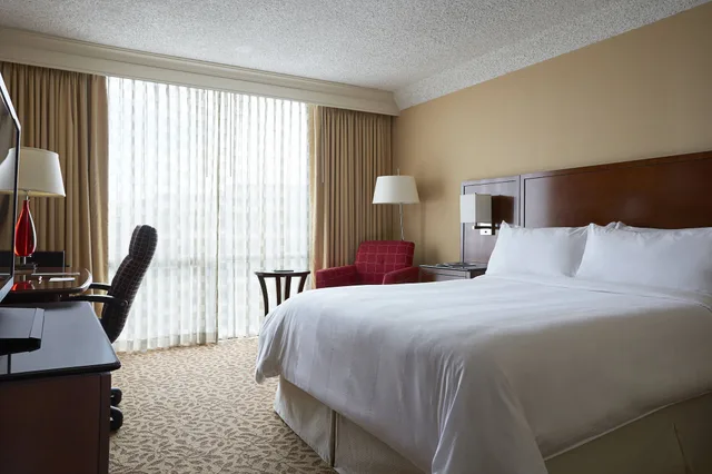 Concierge, King Bed، Stamford Marriott Hotel & Spa 3/6