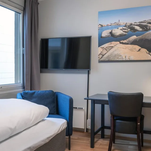 Compact, Single، Quality Hotel Grand Larvik 2/9