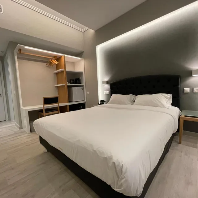 غرفة بسرير مزدوج بإطلالة على البحر، Kreoli Hotel 1/5