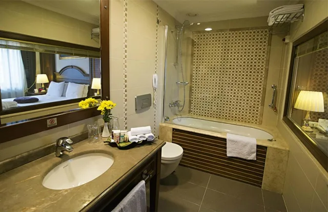 غرفة سوبيريور بسرير كينج، Glk Premier Regency Suites And Spa 9/10