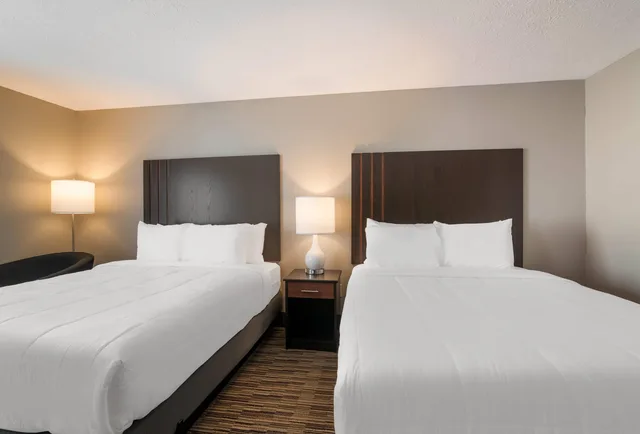 غرفة رباعية بسريرين كوين، Quality Inn & Suites South Portland, ME 6/10