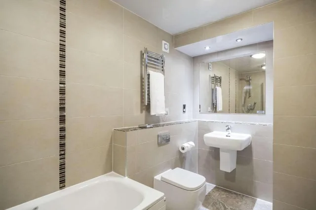 غرفة بريميوم بثلاثة أسرّة، Clarion Hotel Newcastle South Boldon EN 2/2