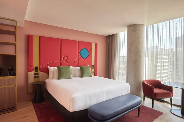 2 Bedrooms, Skyline, Connecting, 2 King Beds، Quincy Hotel Melbourne 3/9