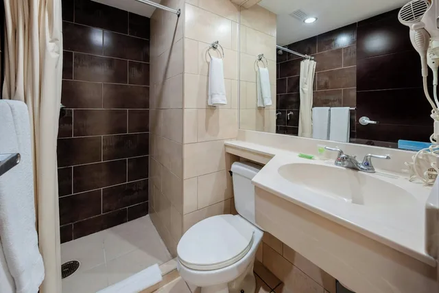 غرفة بسريرين كوين بإطلالة على المدينة، Hotel Hex 3/3