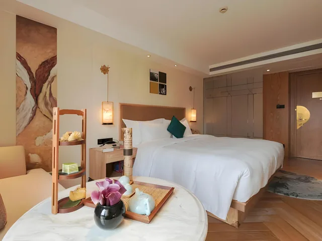 Elegant, Double Bed، LN Hotel Five 2/2