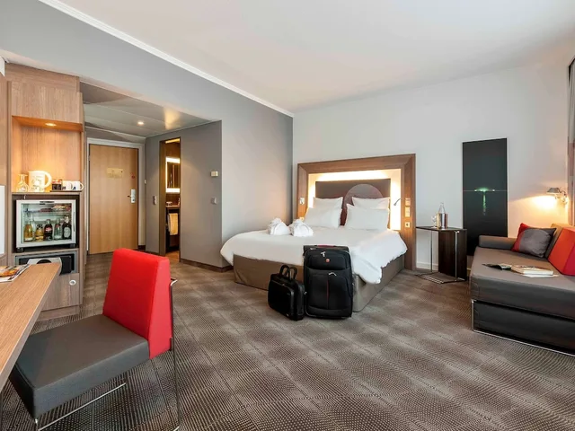 جناح بسرير مزدوج مع أريكة، Novotel Hannover 2/4