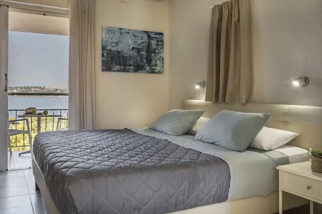 غرفة سوبيريور بسرير كينج بإطلالة على البحر بغرفة نوم واحدة، Panorama Fanari Studios Apartments 2/10