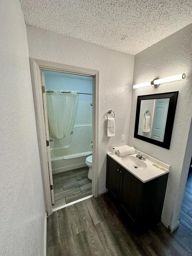 غرفة بسرير مزدوج، Ozark Inn & Suites 3/3