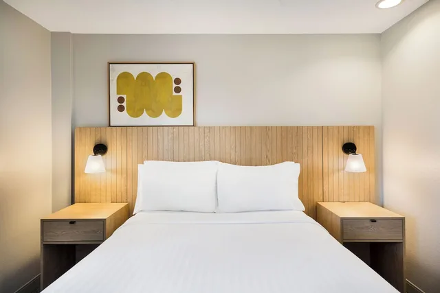 جناح بسرير كوين مع أريكة لذوي الإعاقة، Sonesta Simply Suites Birmingham Hoover 6/10