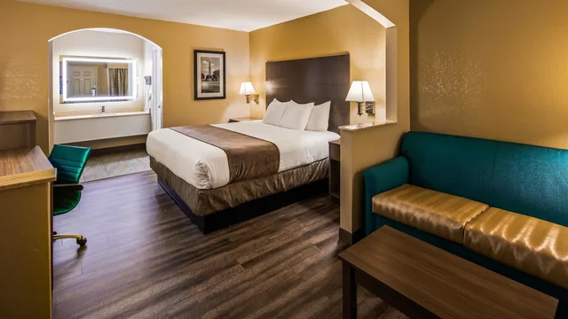 Standard, King Bed, Sofa, Best Western Catalina Inn 3/5