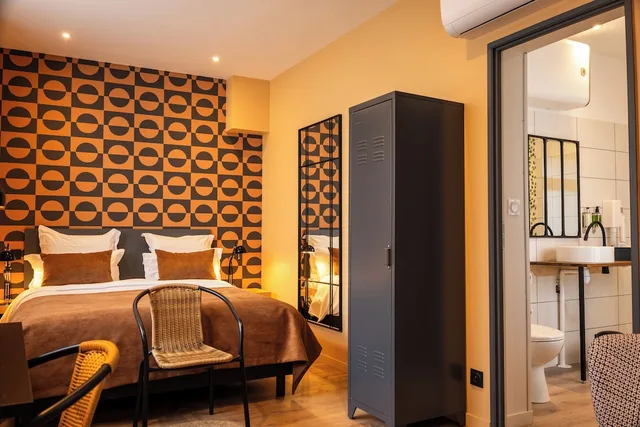 استوديو بسرير كوين، Nouvel Hotel 7/10