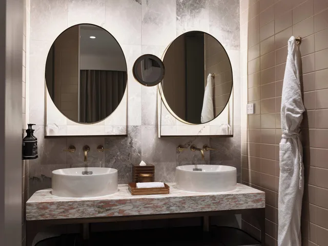 Deluxe, Luxury, Suite, The Porter House Hotel Sydney - MGallery 4/7