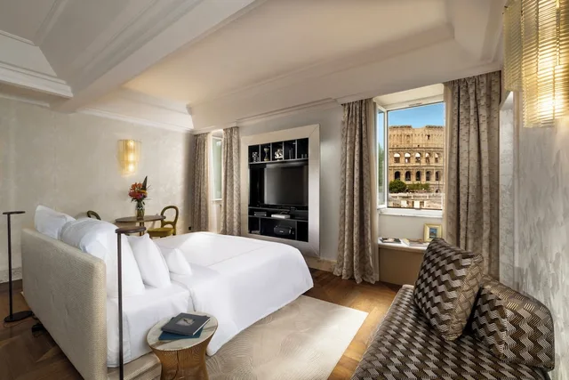 Ludus, King Bed, Colosseum View, Sofa، Palazzo Manfredi 2/7