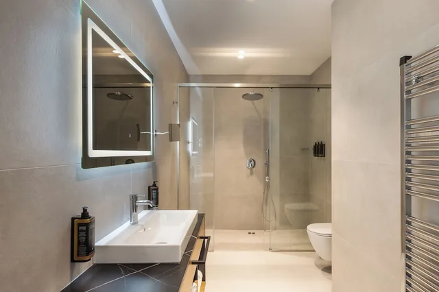 غرفة كلاسيكية بسرير كينج، Mercure Tirana 8/8
