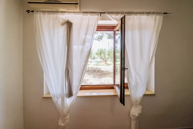 شقة كومفورت بسرير كوين بغرفة نوم واحدة بحمام خاص مع أريكة في الطابق الأرضي، Agriturismo la Fragolaia 10/10
