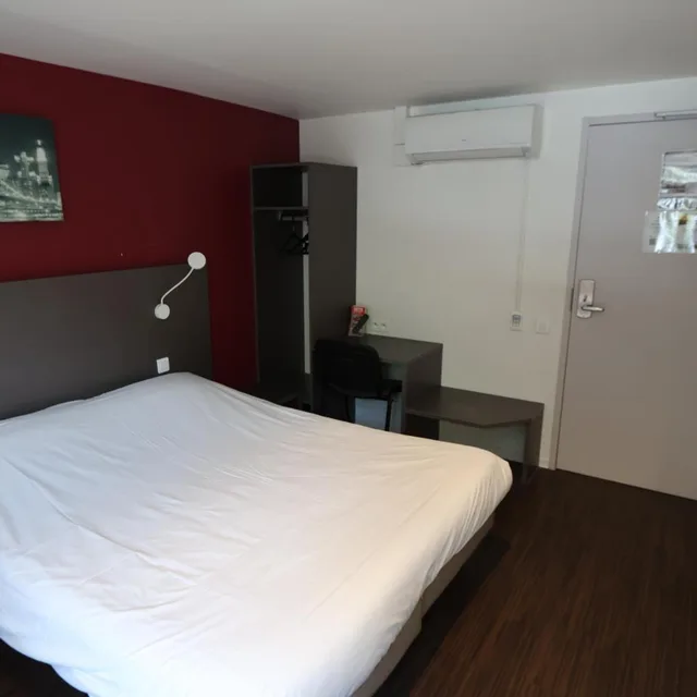 غرفة بسرير مزدوج لذوي الإعاقة، Brit Hotel Montpellier Euromedecine 3/9