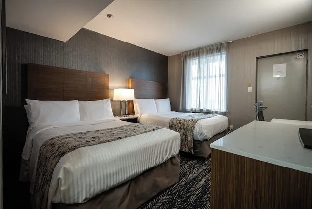جناح تنفيذي بسريرين كوين، Monte Carlo Inn Toronto West Suites 2/7