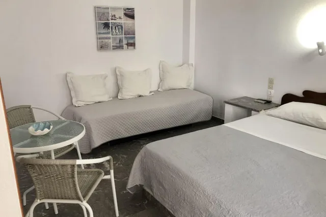 Studio, Olga Studios 2/2