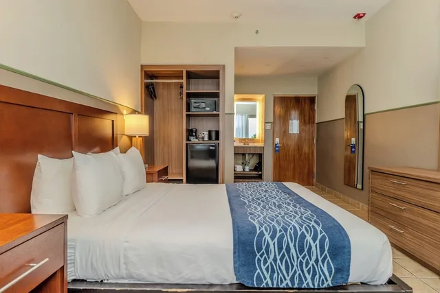 غرفة قياسية بسرير كوين، Comfort Inn & Suites Levittown PR 2/6