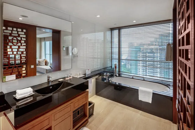 Deluxe, Twin Beds, Grand Millennium Beijing 4/4