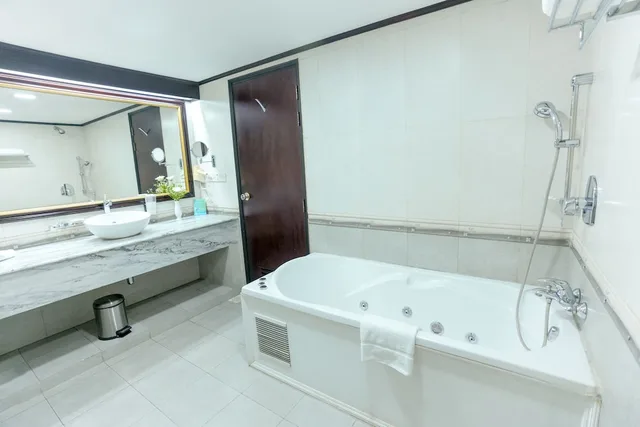Crown, Executive, Double Bed، Hotel Sarina 10/10