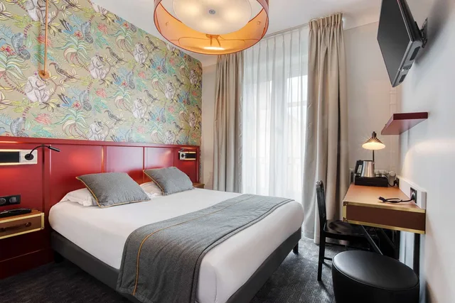 Court, Comfort, Queen Bed, Best Western Hotel Graslin 3/9