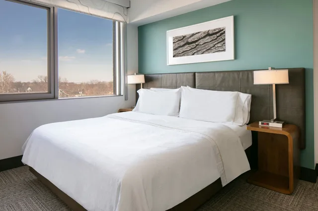 غرفة بسرير كينج، Element Omaha Midtown Crossing 1/4
