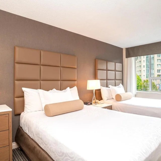 غرفة بسريرين مزدوجين بشرفة لذوي الإعاقة، Best Western Premier Chateau Granville Hotel and Suites and Conf. Centre 1/6