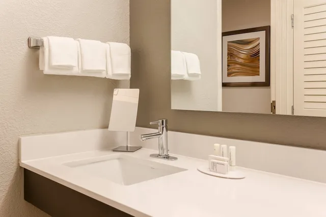غرفة بسريرين كوين، Courtyard by Marriott Monroe 4/4