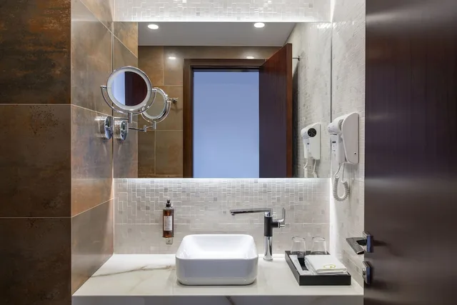 غرفة تنفيذية بسرير كينج، Clocks Hotel Tbilisi 5/5