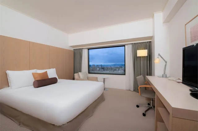 غرفة بريميوم بسريرين منفصلين بإطلالة على المدينة مع دخول صالة النادي، Ana Crowne Plaza Kobe 2/4