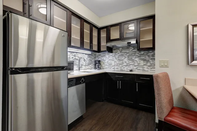 Studio, Suite, Queen Bed, Kitchen, Den، Staybridge Suites Washington D.C. - Greenbelt 3/4