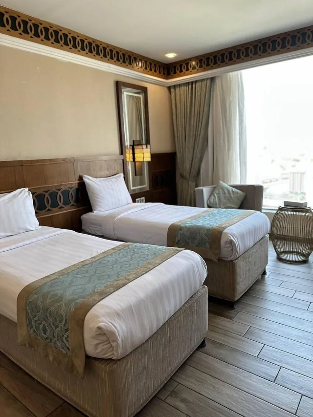 Twin Room, Violet Al Azizia Hotel 1/4