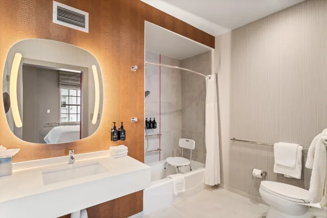 جناح بسرير كينج لذوي الإعاقة، Hotel Indigo Baton Rouge Downtown 5/8
