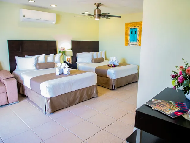 جناح جونيور، H177 Hotel 4/5
