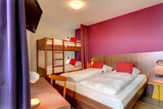 غرفة رباعية، Meininger Hotel Frankfurt Main Airport 2/3