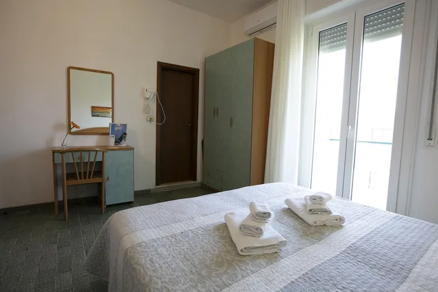 غرفة قياسية ثلاثية بثلاثة أسرّة، Hotel Mara 4/9