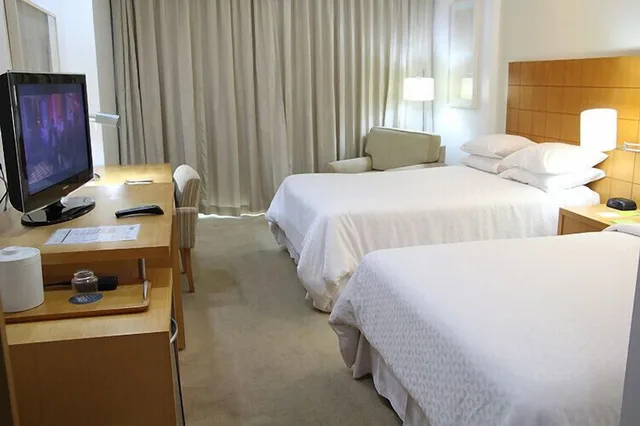 غرفة قياسية بسريرين منفصلين بإطلالة على البحر، Mercure Macae Hotel 4/7