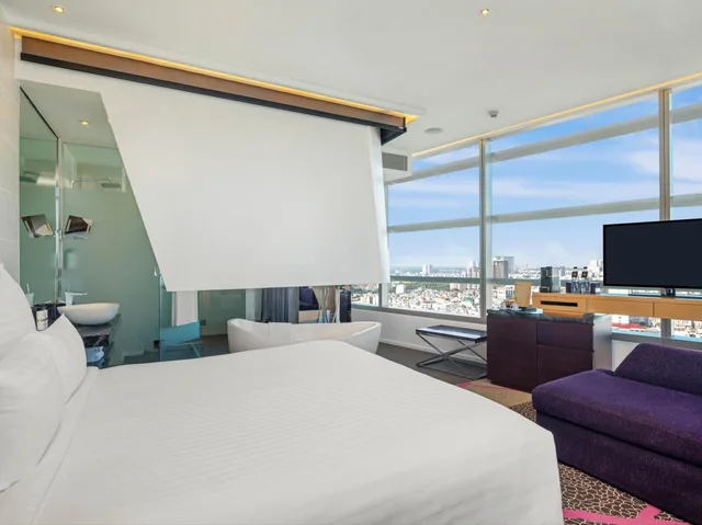 غرفة تنفيذية تنفيذية بسرير كينج مع دخول الصالة، Pullman Saigon Centre 1/5
