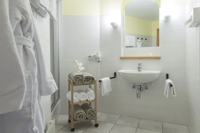 Comfort, Queen Bed, Hotel Das Gastein 7/8