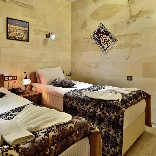 Stone, Twin Beds، Yusuf Bey House 5/10